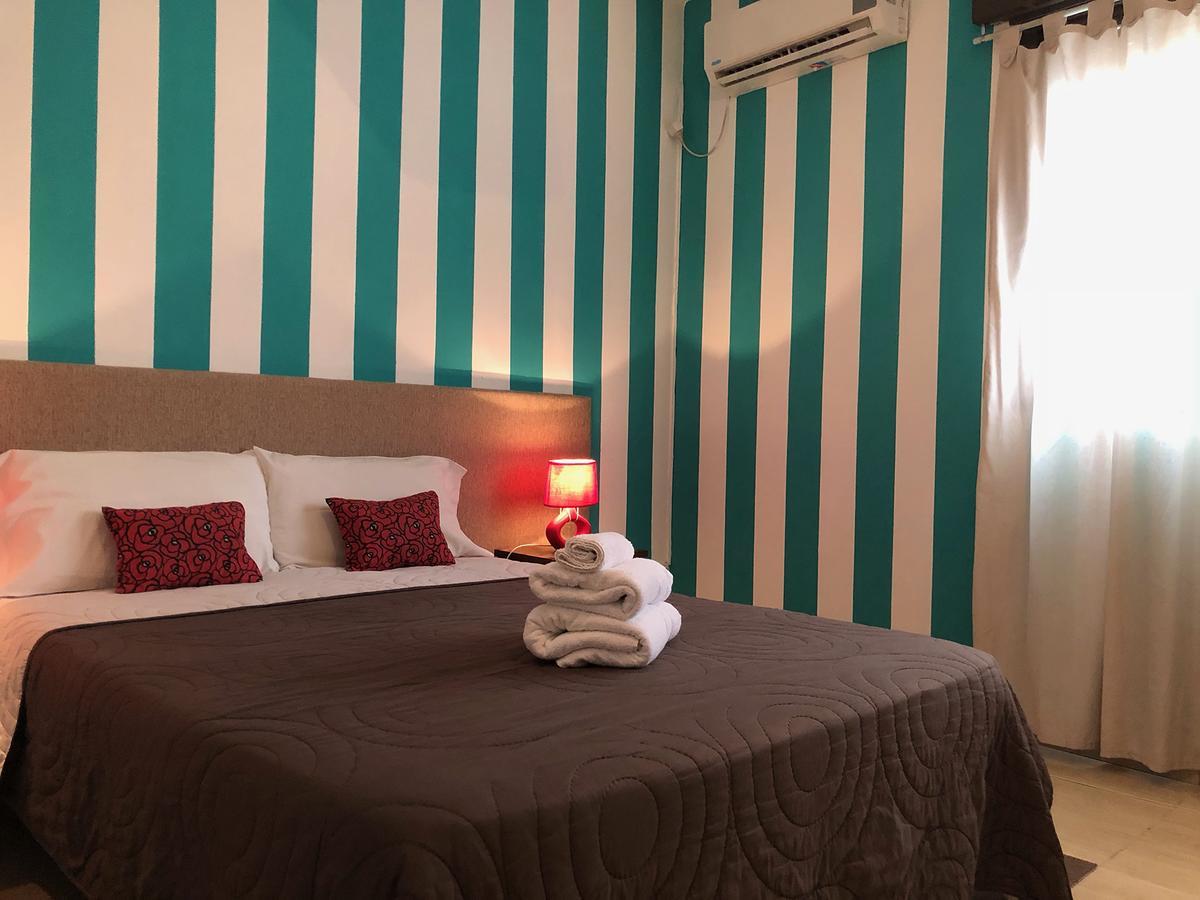 Defensa 821 Bed And Breakfast Buenos Aires Extérieur photo